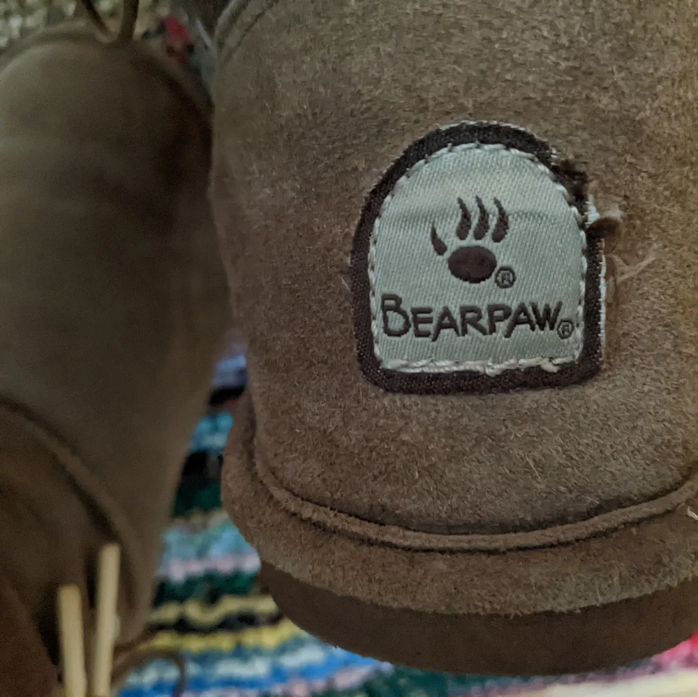 Bear Paw Tan Women's Suede Boots size 9 with sheepskin lining